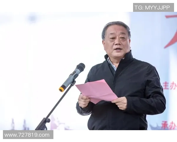 徐昕的艺术旅程:从传统到现代的跨越与探索 徐昕的艺术旅程:从传统到现代的跨越与探索